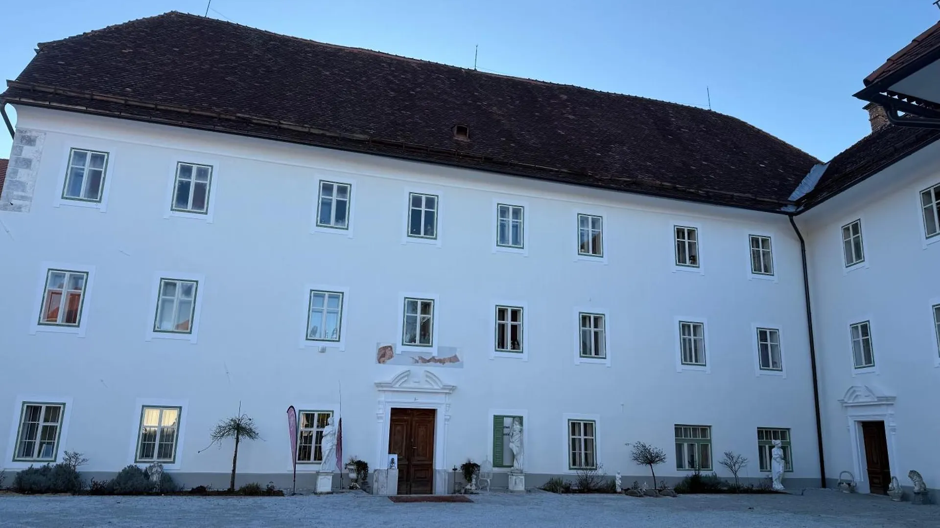 Slosarjeva Hisa Preddvor Apartment