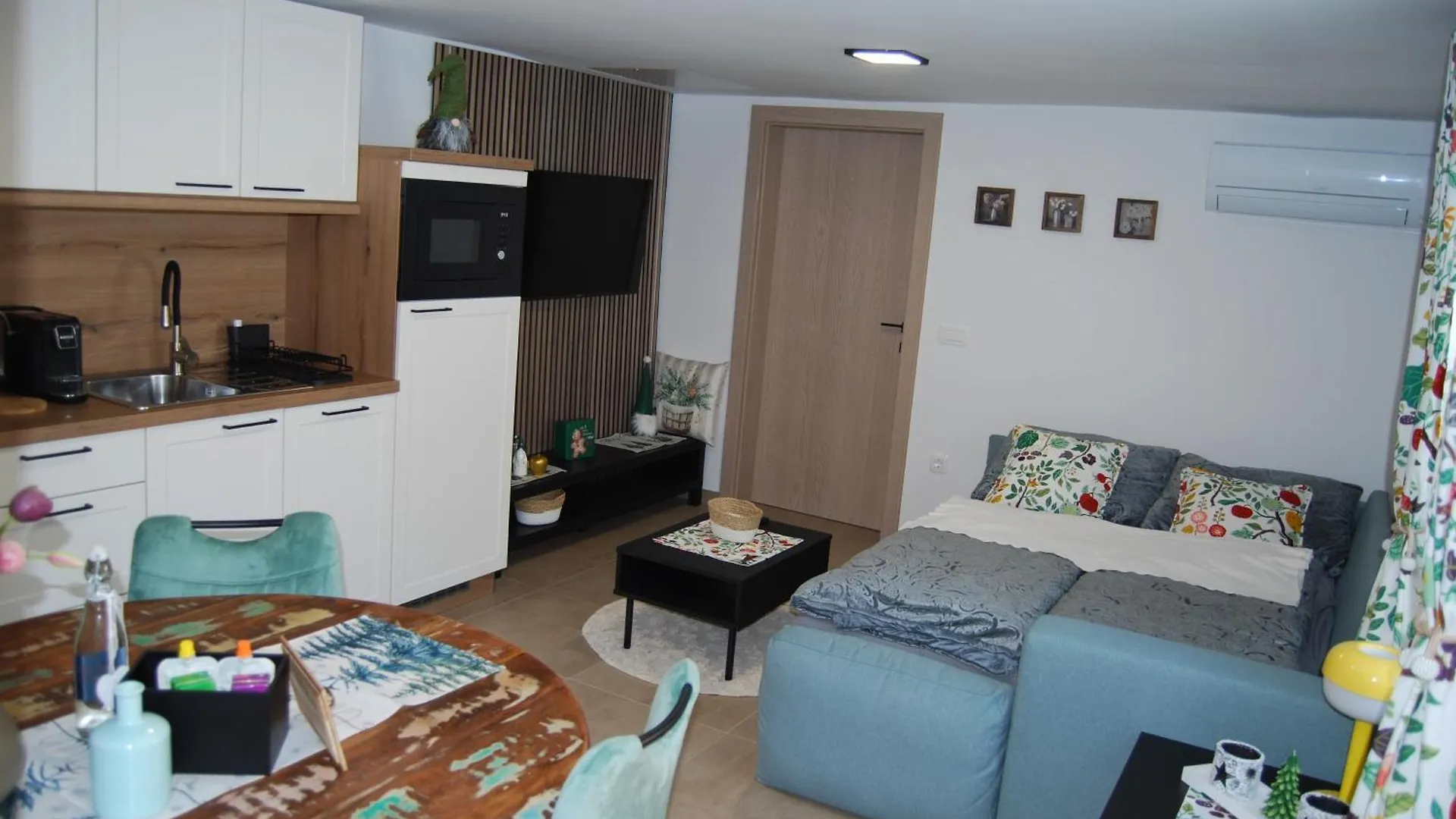 Slosarjeva Hisa Preddvor Apartment